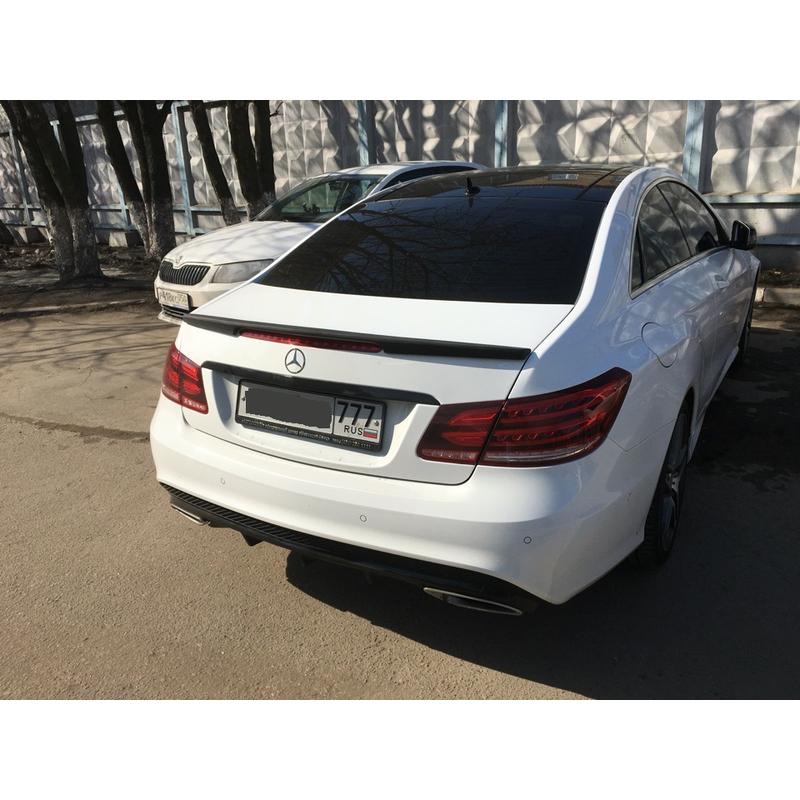 Спойлер на крышку багажника