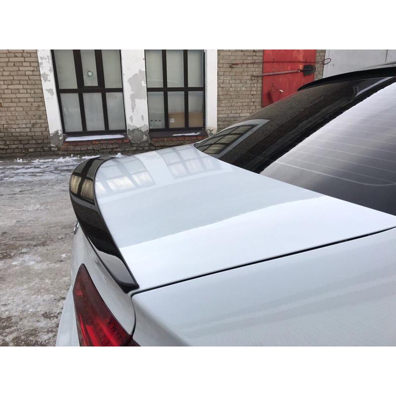 Lip Спойлер